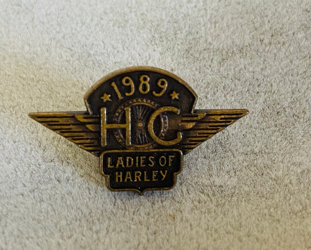 VINTAGE 1989 Ladies of Harley Davidson HOG Owners Group Antique Brass Pin
